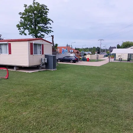 Szarszo Kempinghazak * Balatonszárszó